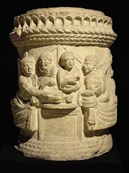 Urne, die ein Familienessen darstellt, aus Aquileia